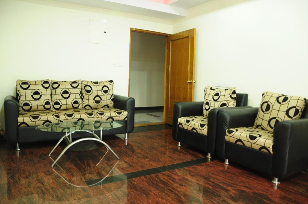 Falcons Nest Service Apartment - Vizag Вишакхапатнам Экстерьер фото